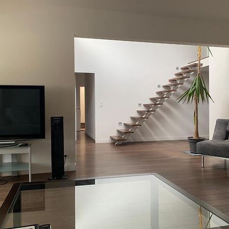 Chambres A Loyers Dans Un Penthause บรู์-ลา-แรน ภายนอก รูปภาพ